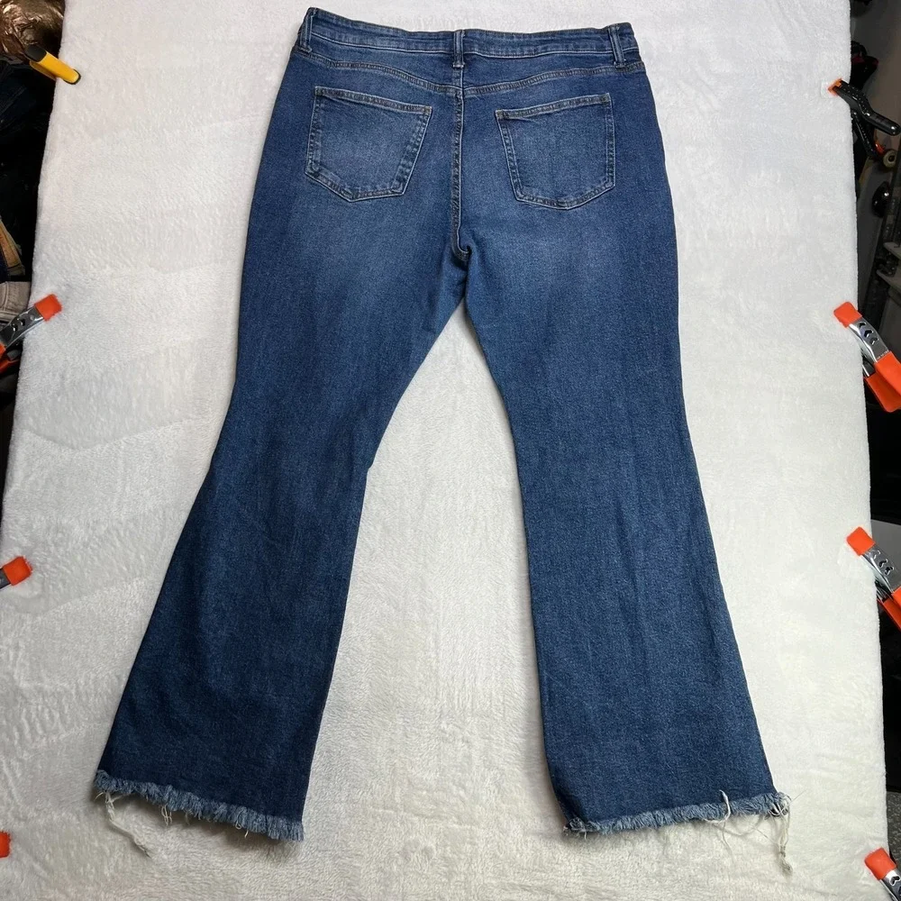 No Boundaries Bootcut Jeans Women's 17 Blue Denim Distressed Frayed Hem - 35X30